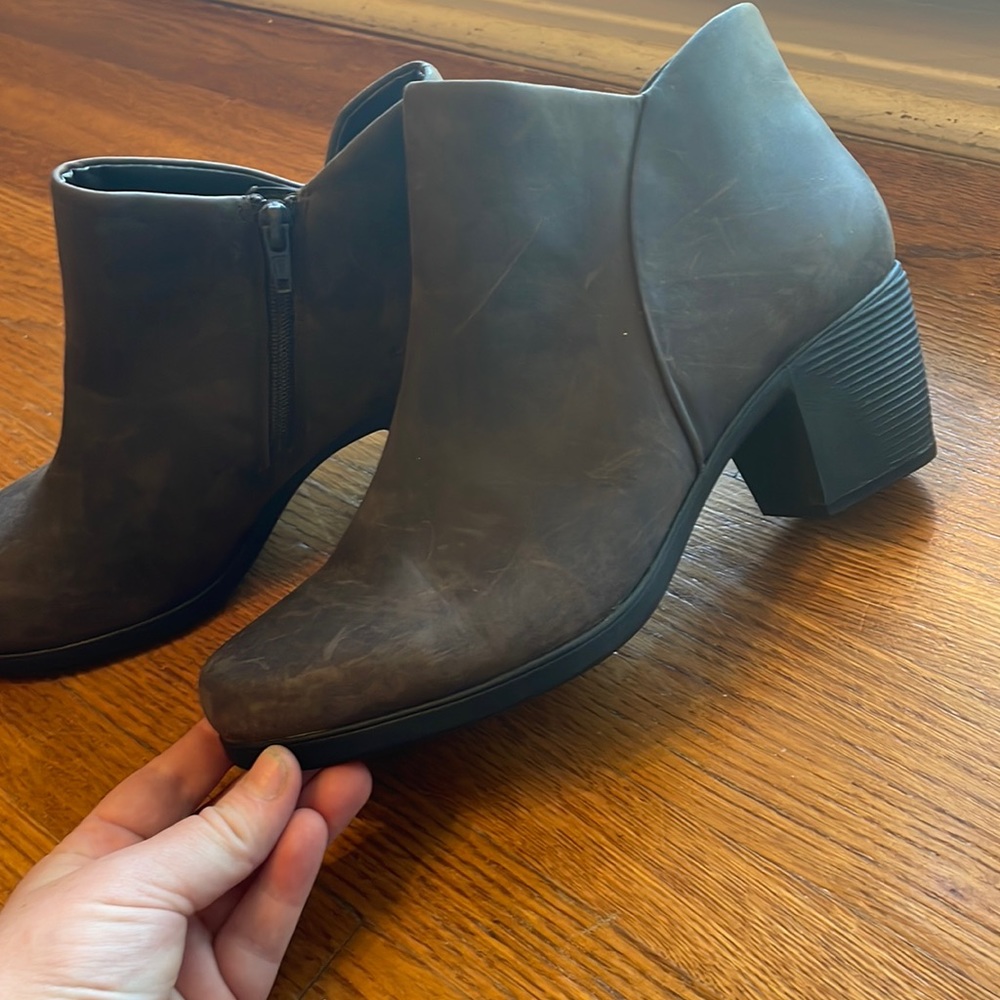 Clarks Un Lindel Ankle Booties